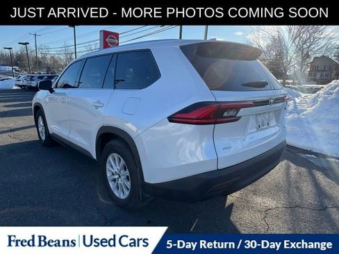 Used 2024 Toyota Grand Highlander XLE image 4