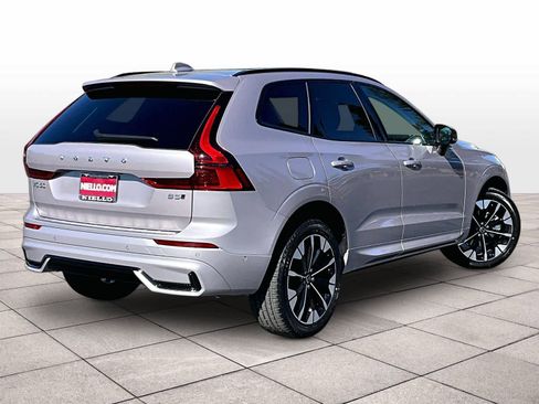 New 2026 Volvo XC60 B5 Plus w/ Climate Package image 4