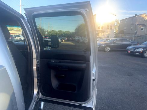 Used 2013 Chevrolet Silverado 1500 LT image 19