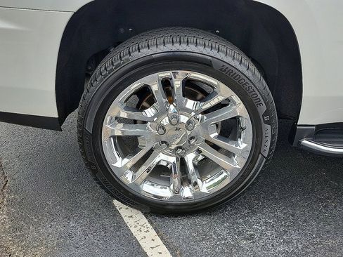 Used 2019 GMC Yukon SLT w/ Premium Edition AWD/4WD image 7