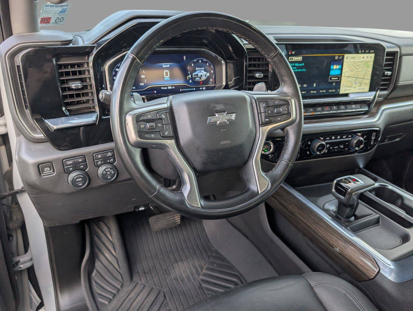 Used 2024 Chevrolet Silverado 1500 LT Trail Boss w/ LT Trail Boss Premium Package AWD/4WD image 4