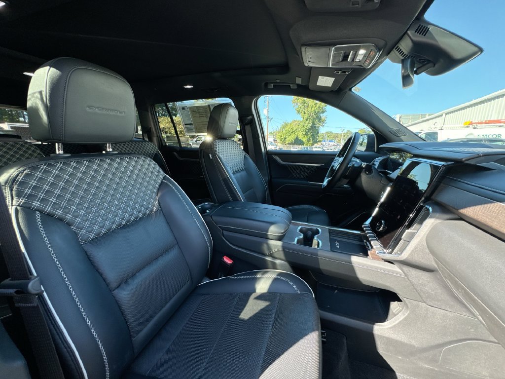Used 2024 GMC Acadia Denali w/ LPO, Floor Liner Package FWD image 32