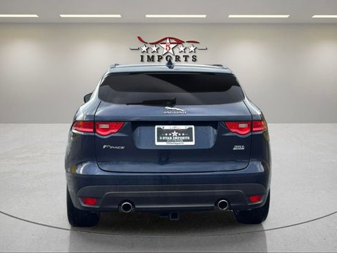 Used 2017 Jaguar F-PACE Prestige image 4