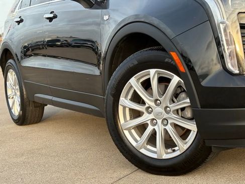 Used 2021 Cadillac XT4 Luxury w/ Cold Weather Package image 8