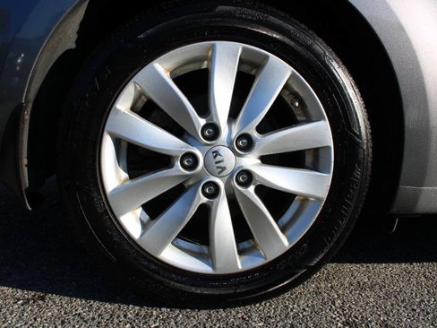 Used 2015 Kia Forte Koup EX FWD image 19