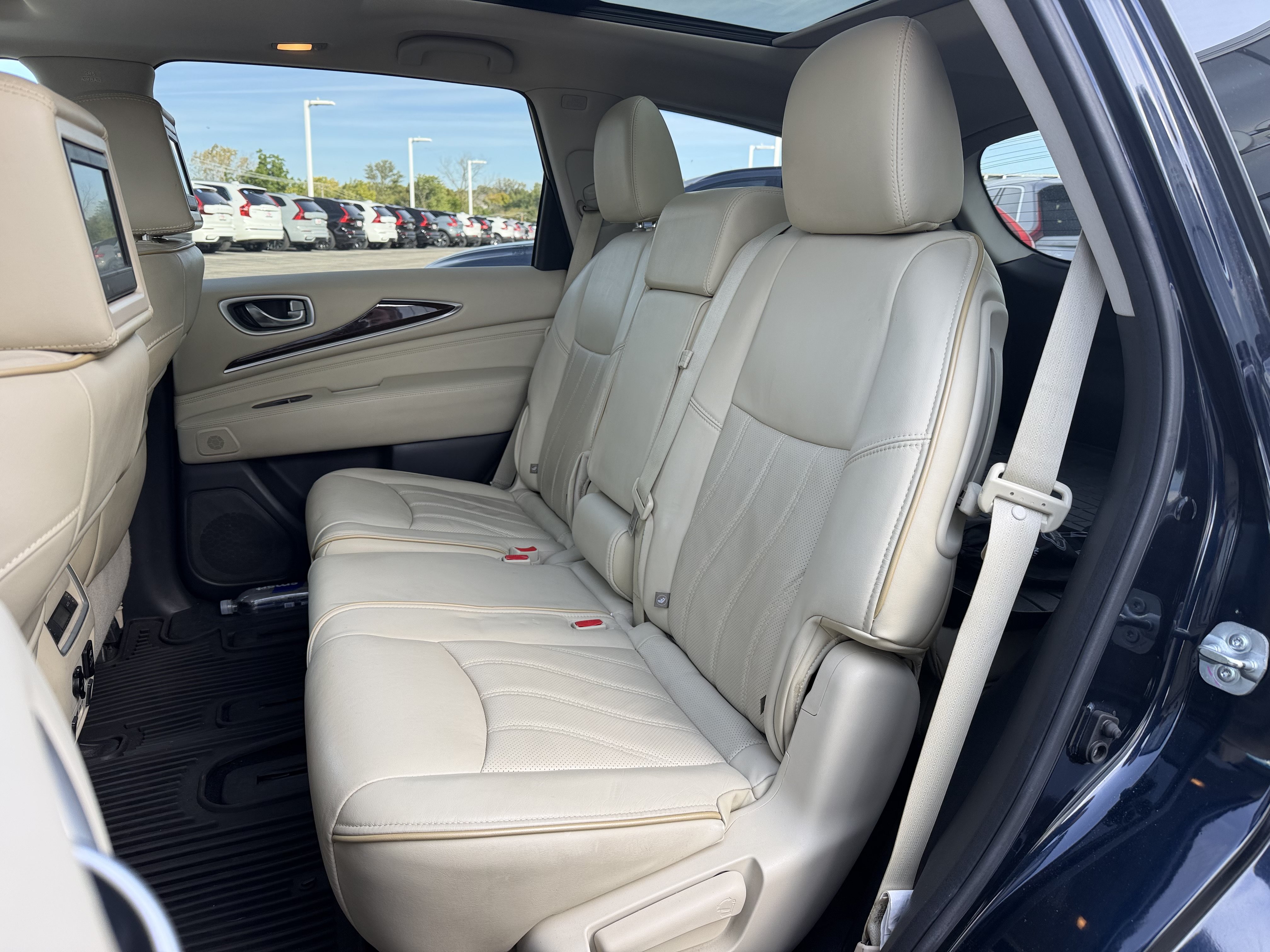 Used 2015 INFINITI QX60 Luxe w/ Deluxe Touring Package AWD/4WD image 12