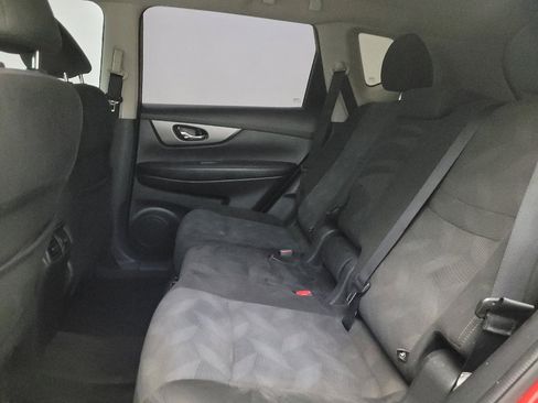 Used 2016 Nissan Rogue S FWD image 18