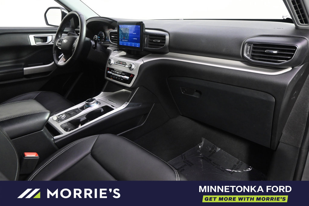 Used 2024 Ford Explorer XLT w/ Equipment Group 202A AWD/4WD image 15