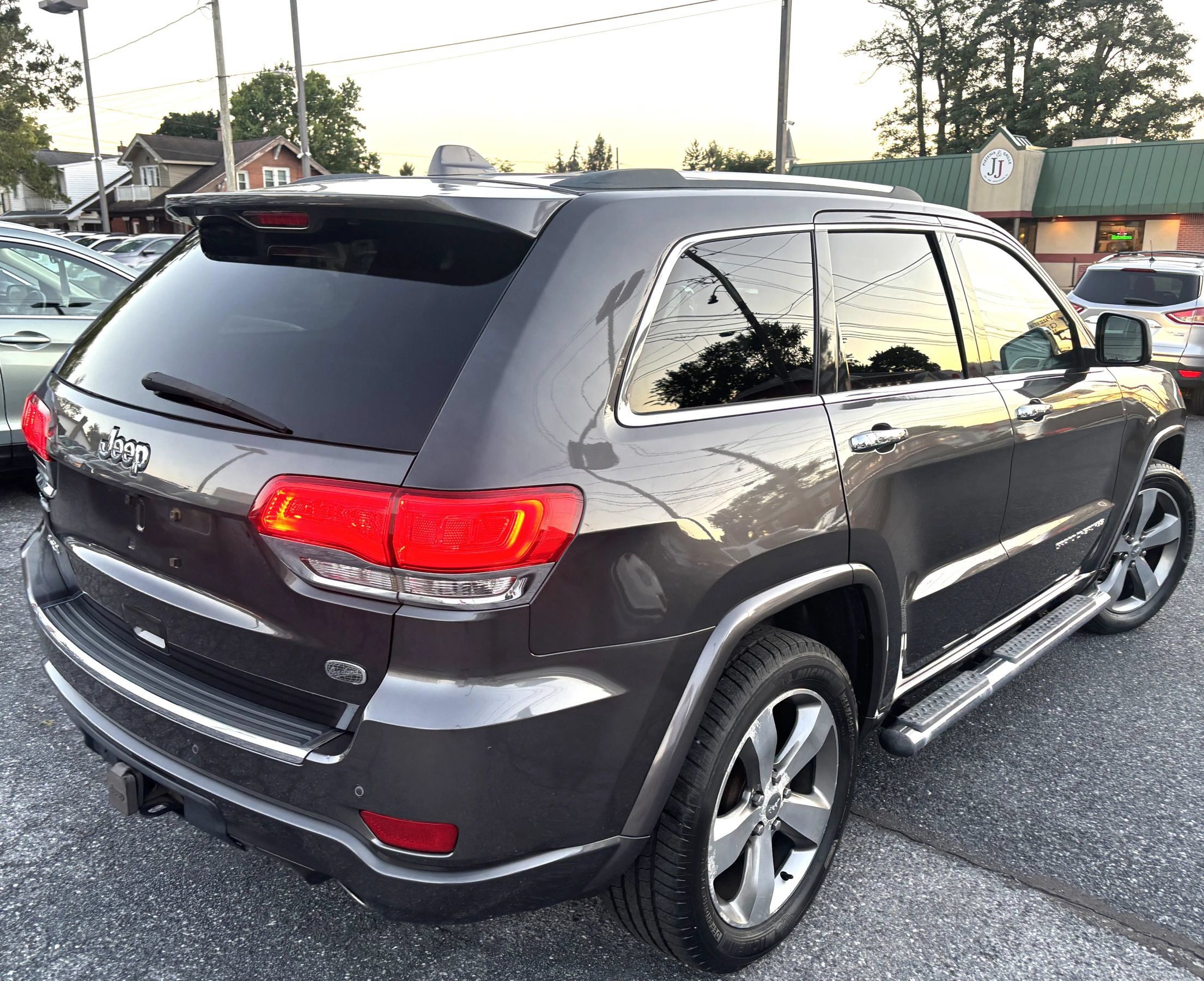 Used 2014 Jeep Grand Cherokee Overland AWD/4WD image 5