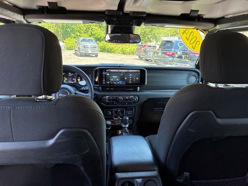 Used 2024 Jeep Wrangler Unlimited Rubicon 4xe AWD/4WD image 21