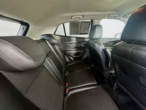 Used 2021 Buick Encore Preferred FWD image 26