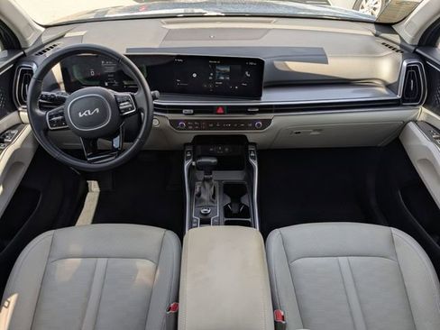 Certified 2025 Kia Sorento EX image 19
