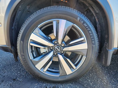 Used 2023 Nissan Rogue Platinum w/ Platinum Premium Package image 17