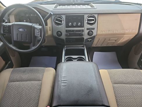 Used 2011 Ford F250 XLT w/ XLT Premium Pkg image 18