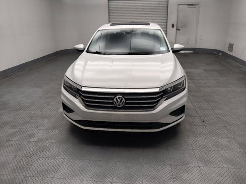 Used 2021 Volkswagen Passat 2.0T SE FWD image 15