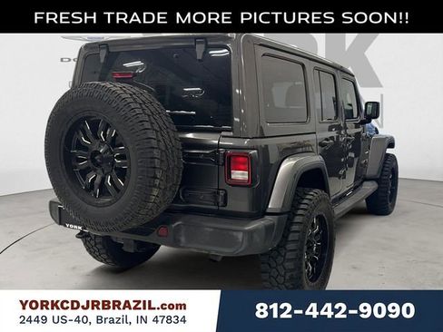 Used 2018 Jeep Wrangler Unlimited Sahara image 5