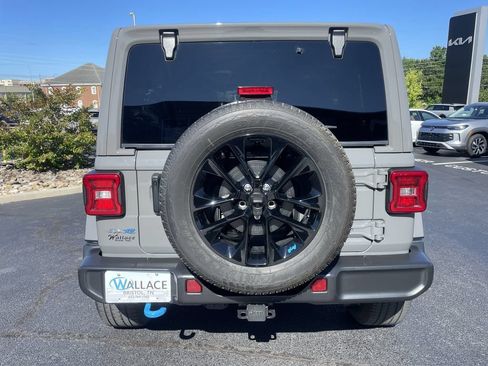 Used 2022 Jeep Wrangler Unlimited Sahara w/ Cold Weather Group AWD/4WD image 5
