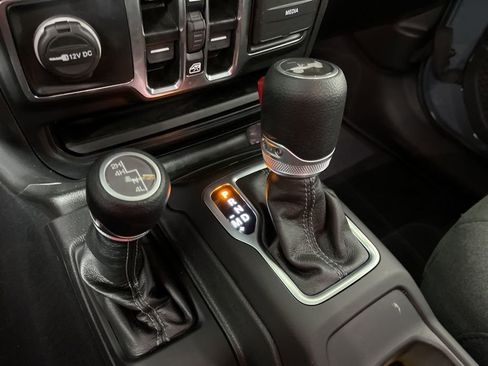 Used 2024 Jeep Wrangler Sport S image 29