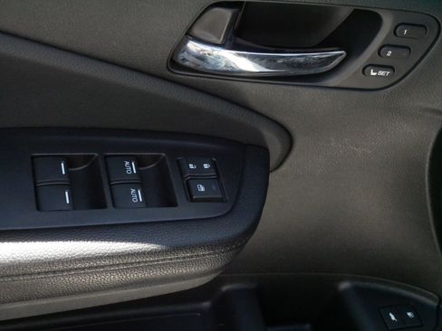 Used 2017 Honda Pilot Touring image 19