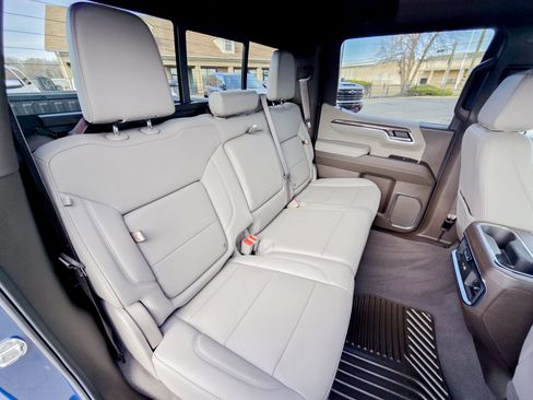 Used 2024 Chevrolet Silverado 1500 LTZ w/ LTZ Premium Package image 31