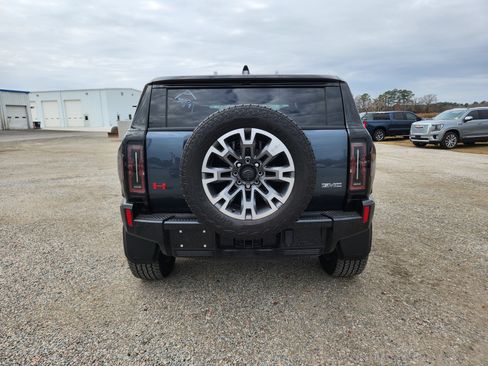 Used 2025 GMC Hummer EV 3X w/ LPO, Sport Package image 9