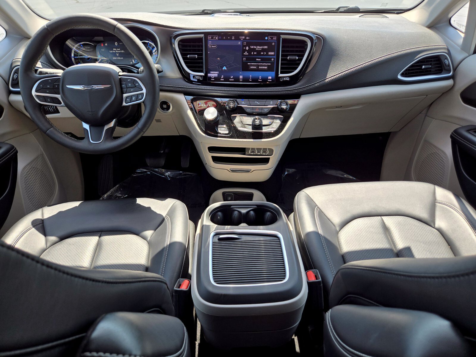 Used 2024 Chrysler Pacifica Limited FWD image 15
