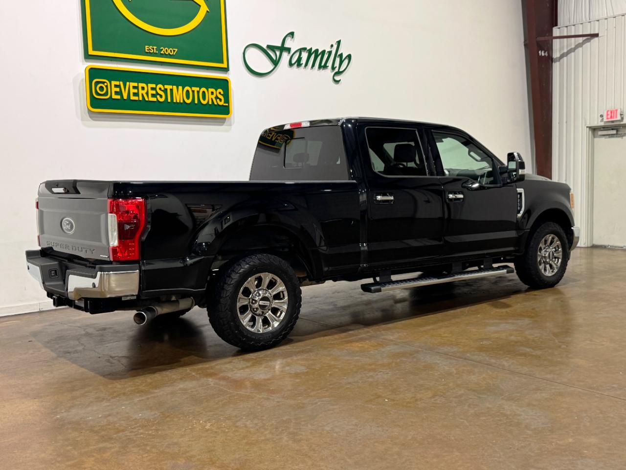 Used 2017 Ford F250 Lariat w/ Chrome Package RWD image 3