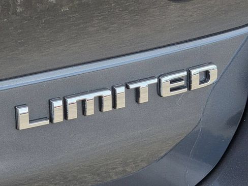 Used 2022 Jeep Grand Cherokee L Limited RWD image 11