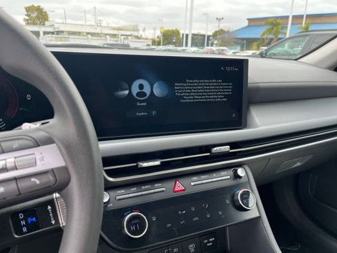 Used 2025 Hyundai Sonata SEL FWD image 17