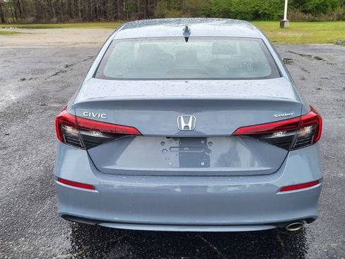 Used 2023 Honda Civic Sport image 3