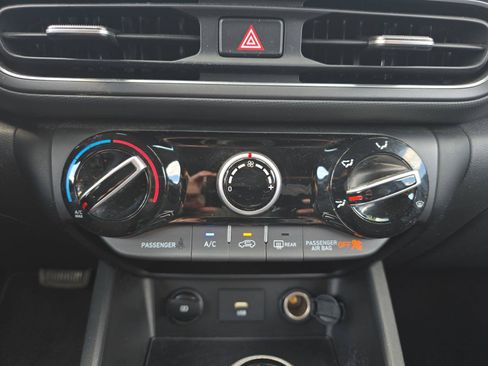 Certified 2023 Hyundai Kona SEL AWD/4WD image 17