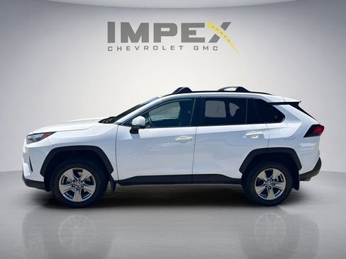 Used 2024 Toyota RAV4 XLE w/ Convenience Package FWD image 2