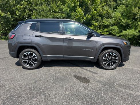Used 2024 Jeep Compass Limited AWD/4WD image 17