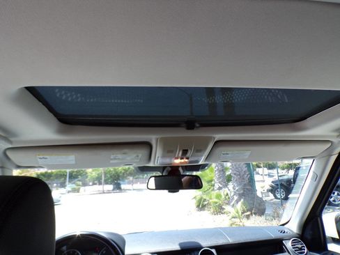 Used 2016 Land Rover LR4 HSE image 26