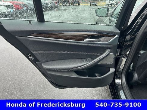 Used 2023 BMW 530e xDrive image 10