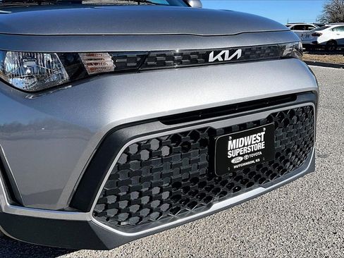 Used 2023 Kia Soul LX image 27