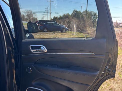 Used 2014 Jeep Grand Cherokee Summit image 25