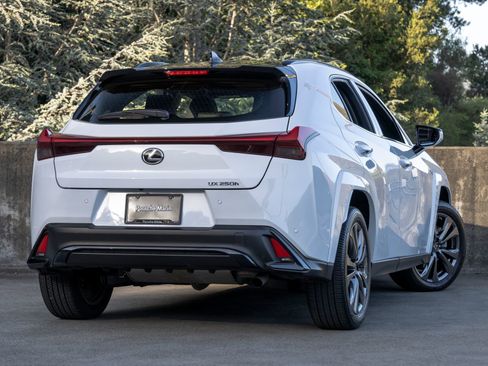 Used 2024 Lexus UX 250h F Sport FWD image 11