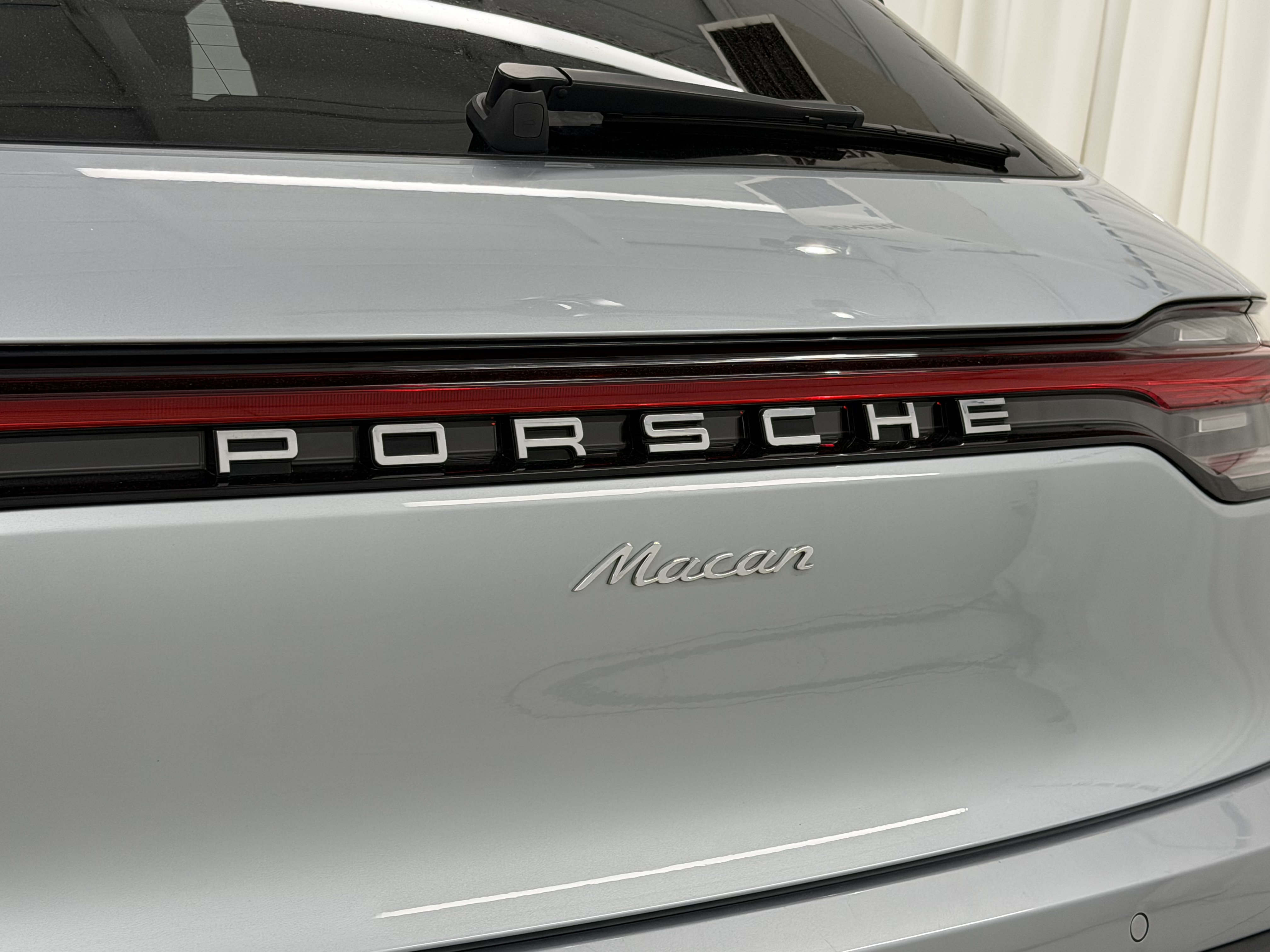 Used 2022 Porsche Macan AWD/4WD image 59