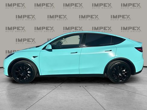 Used 2023 Tesla Model Y Long Range image 2