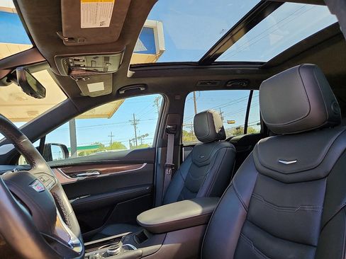 Used 2024 Cadillac XT6 Sport w/ Platinum Package image 12