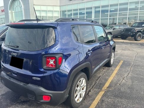 Used 2018 Jeep Renegade Latitude w/ Cold Weather Group AWD/4WD image 5