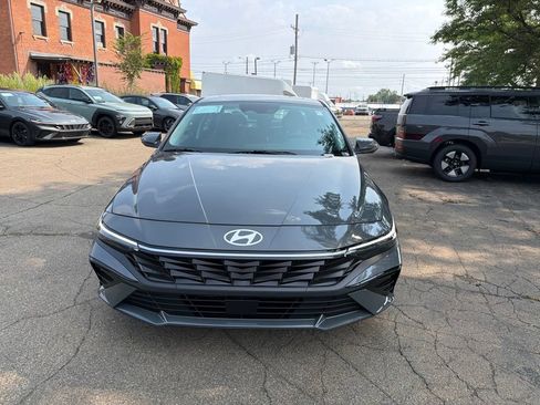 New 2026 Hyundai Elantra Limited FWD image 2