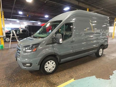 Used 2024 Ford E-Transit 148 High Roof image 4
