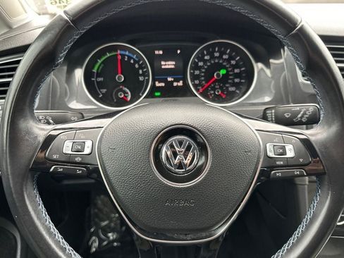 Used 2019 Volkswagen e-Golf SE image 20