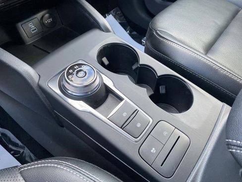 Used 2022 Ford Escape SEL image 20