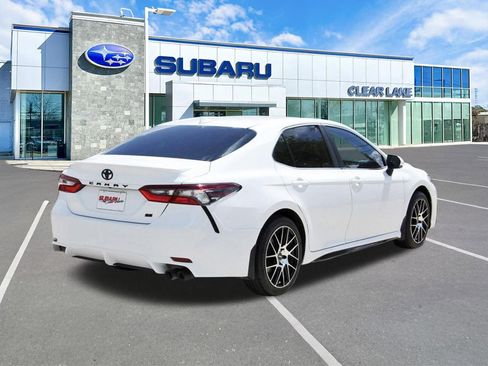 Used 2023 Toyota Camry SE w/ Convenience Package image 6