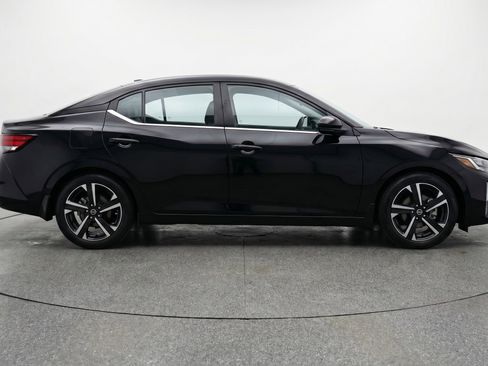 Used 2025 Nissan Sentra SV FWD image 11