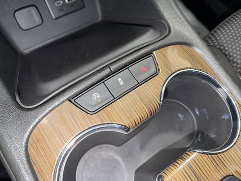 Used 2023 GMC Acadia SLE w/ Driver Convenience Package image 23