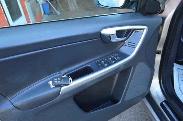 Used 2015 Volvo XC60 T5 Premier w/ Proximity Package FWD image 63